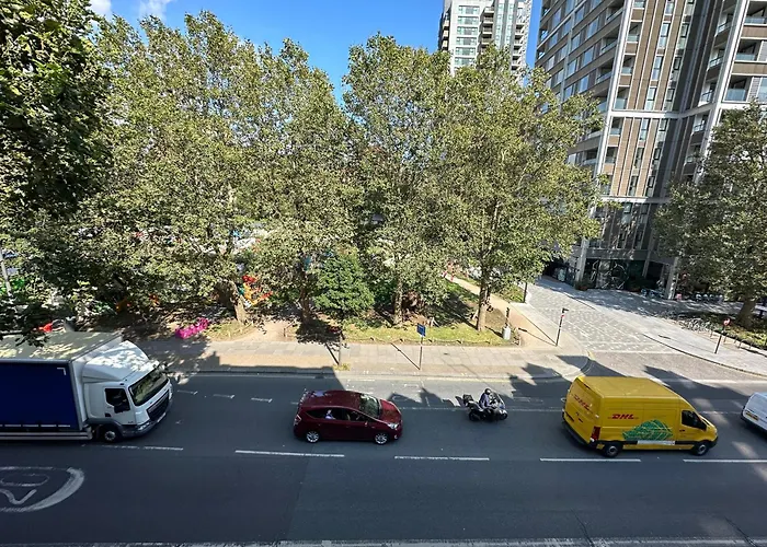 Unique Studio Flat In City 1110
