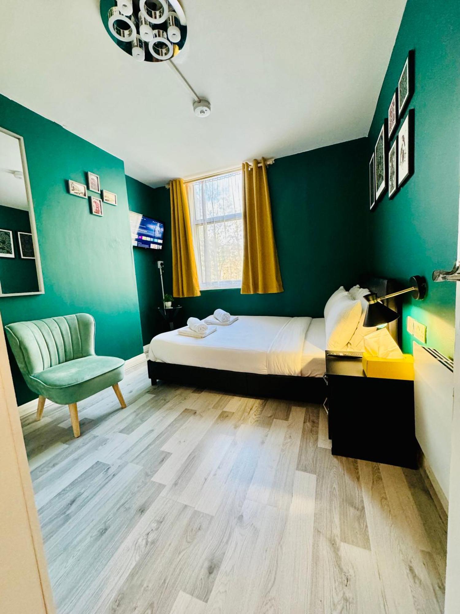 Unique Studio Flat In City 1110 Лондон