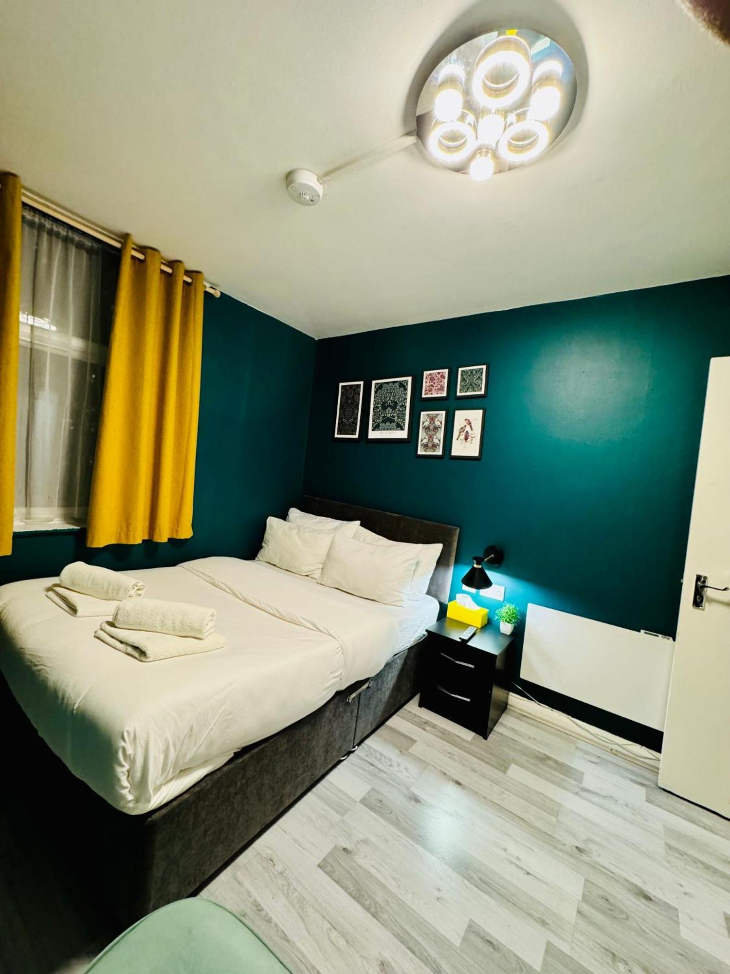 Unique Studio Flat In City 1110 Лондон
